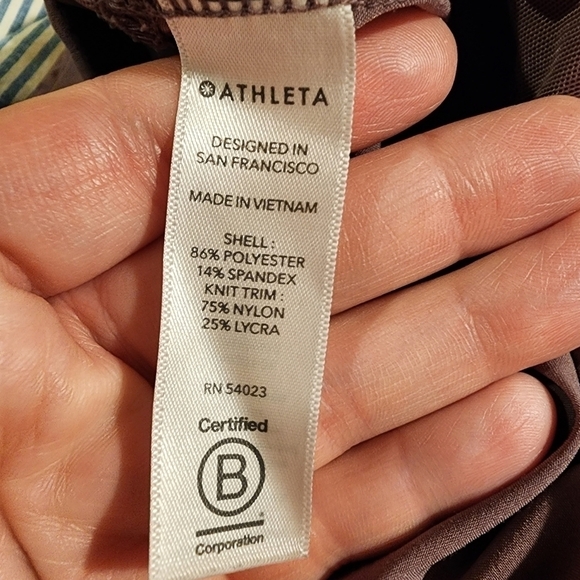 Athleta Attitude Pant Volcanic Violet Stretch Lightweight Wicking Workout Pant 4 - Picture 6 of 10